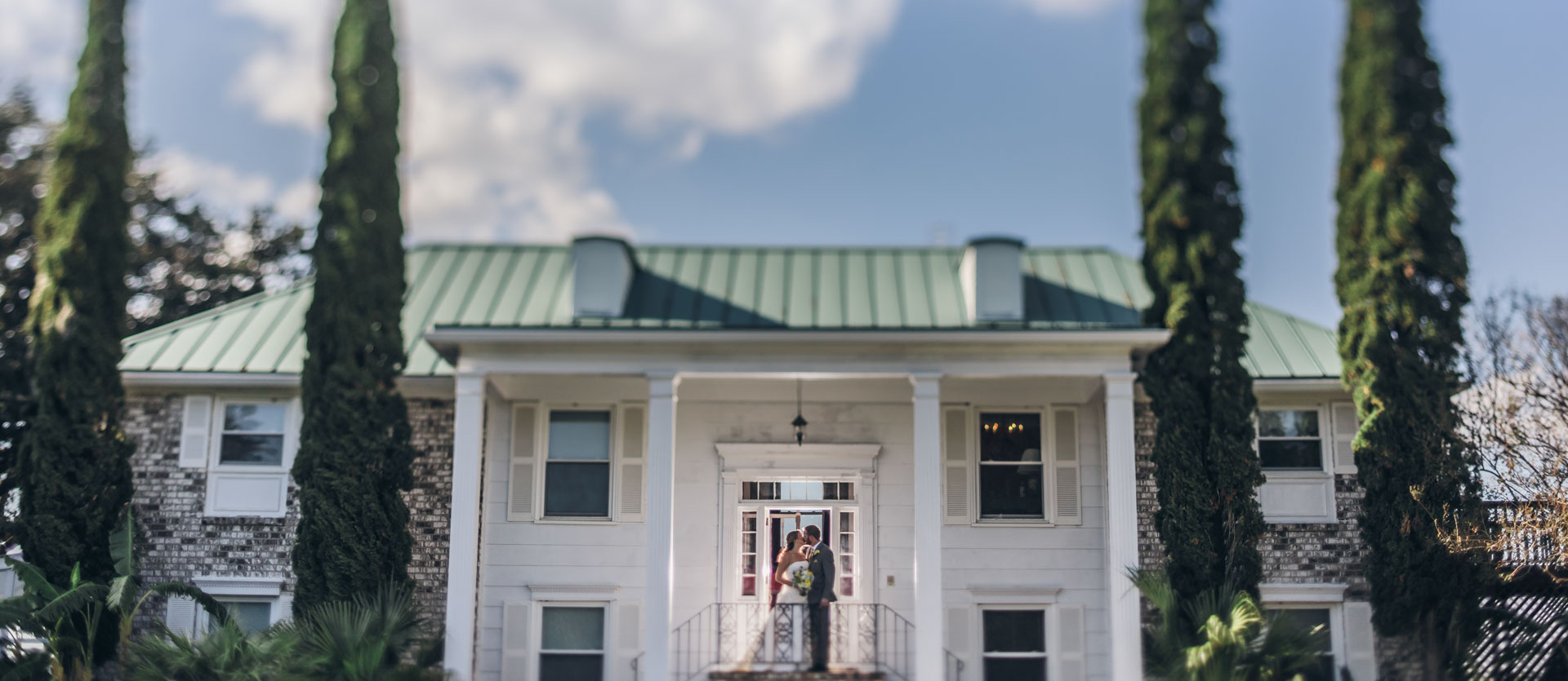 bride-and-groom-island-house